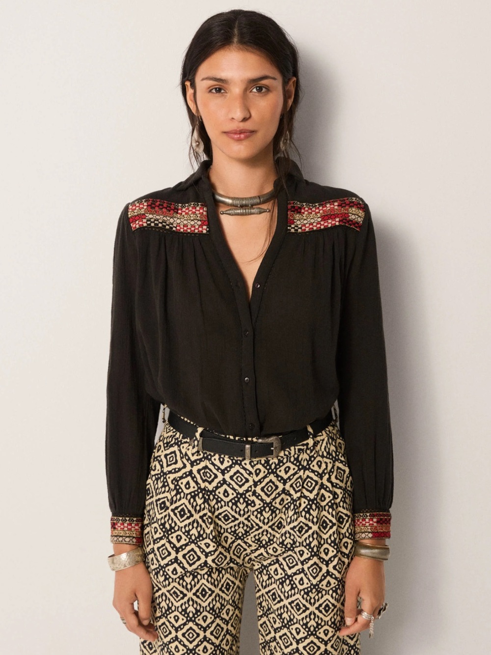 Maison Hotel AMRIT BLOUSE
